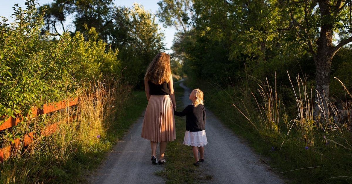 Inspirational Mother Teresa quotes to embrace the Do it anyway mentality.