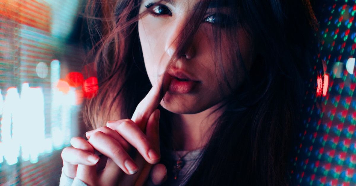 Captivating images of friendship quotes that inspire deep connections.